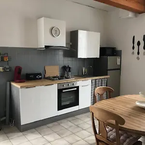 Agreable Maison De Village Léran